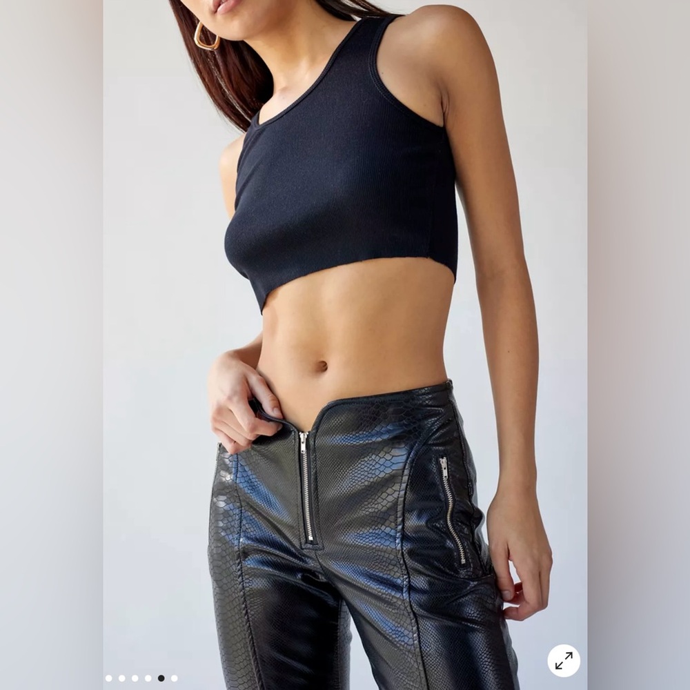 UO Urban Outfitters Alexa Faux Leather Moto Pants Size 6 - Picture 10 of 15